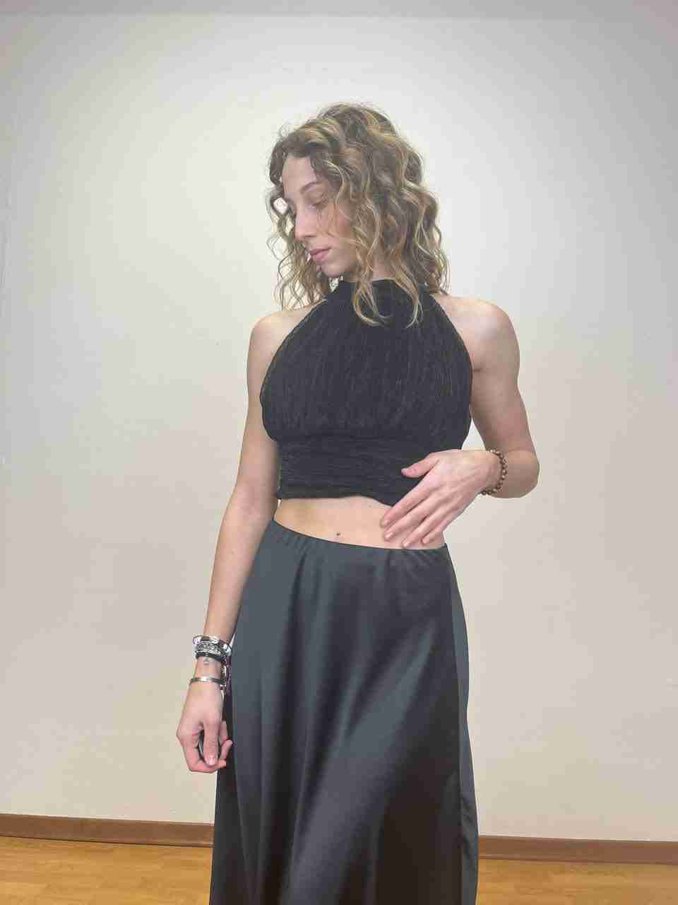 Top in lurex con scollo all'americana