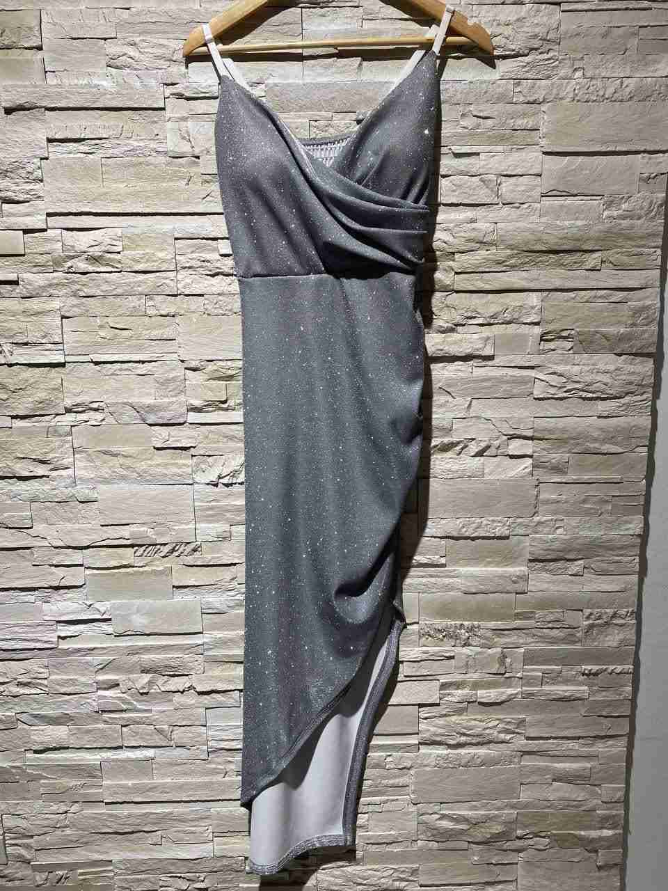 Abito in lurex a lunghezza irregolare