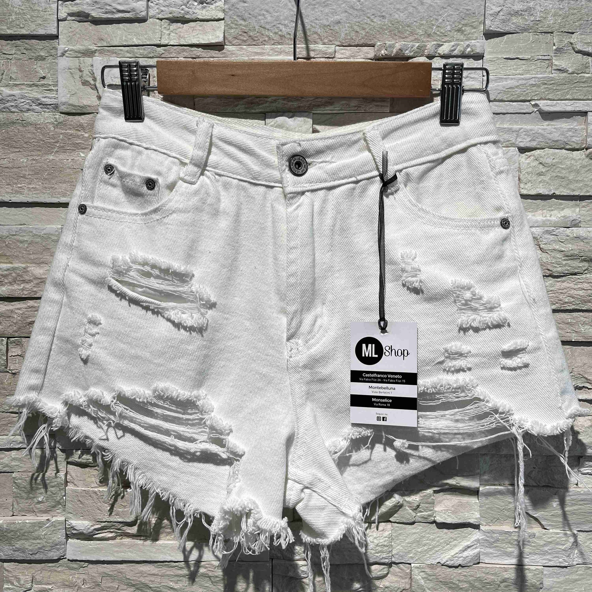 shorts kila