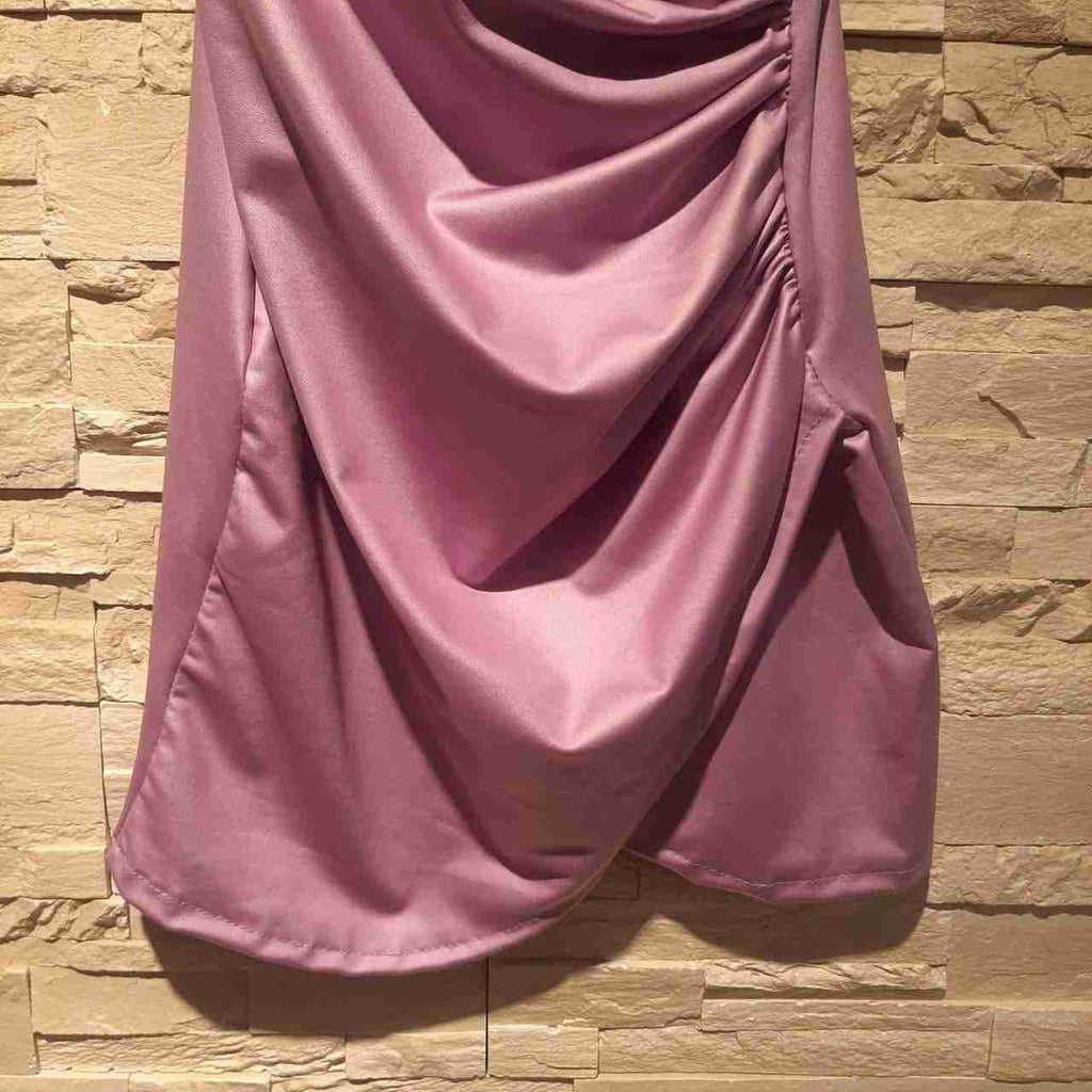 Abito drappeggiato in ecopelle