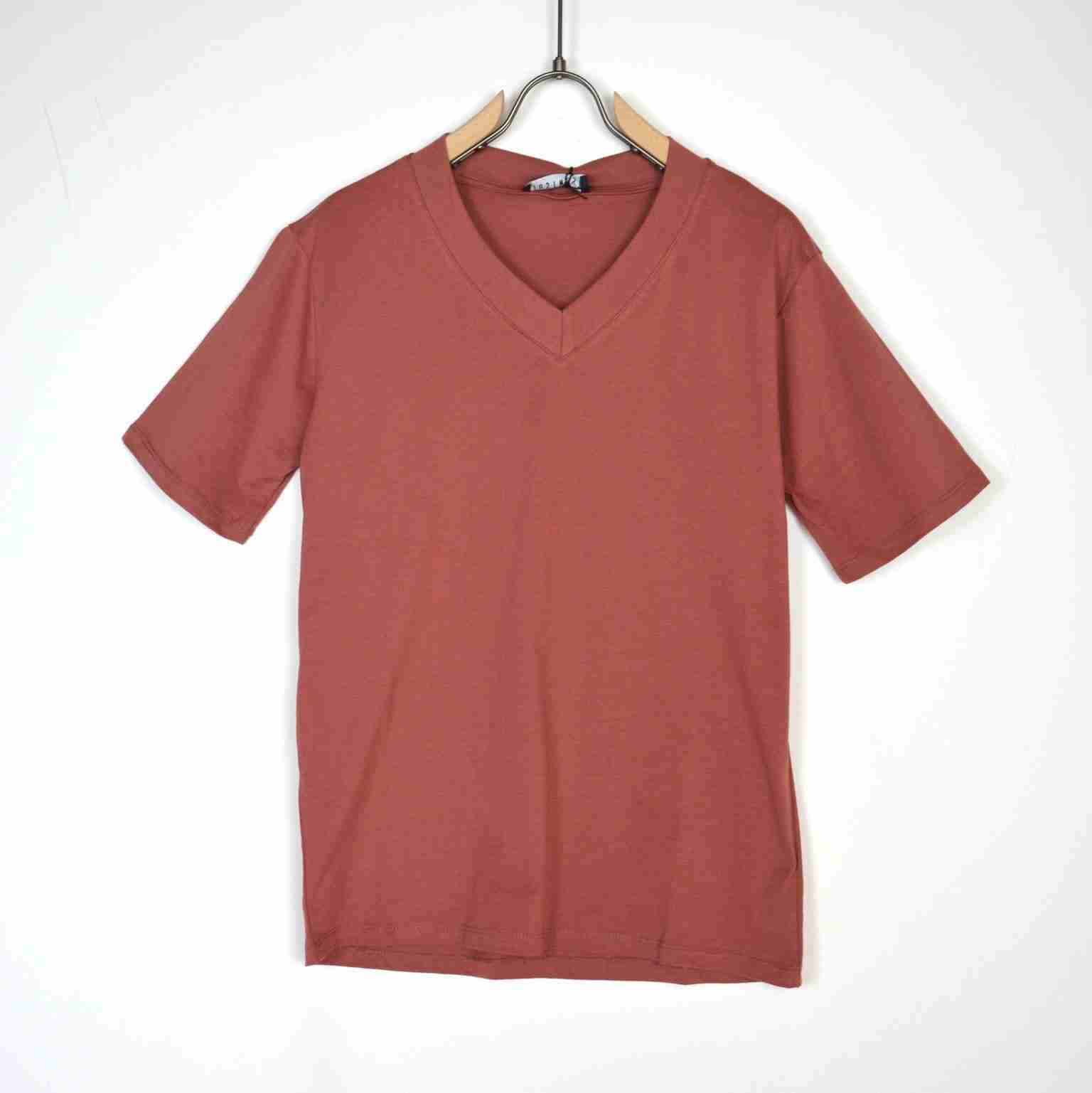 T-shirt basic scollo a v