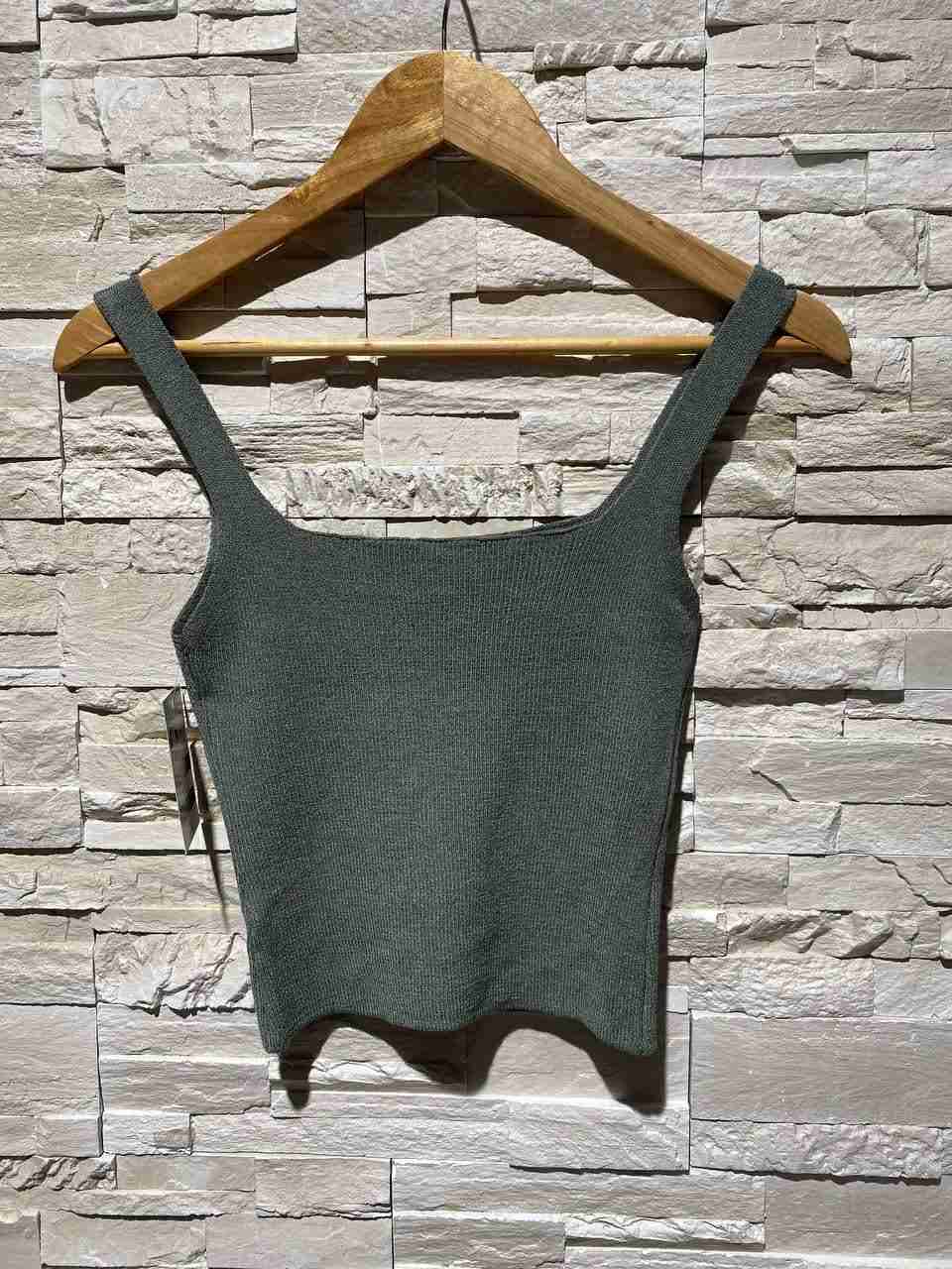 Top a costine semplice