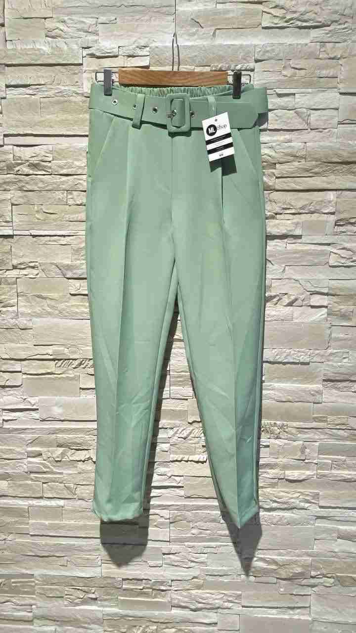 Pantaloni chinos con cinturino