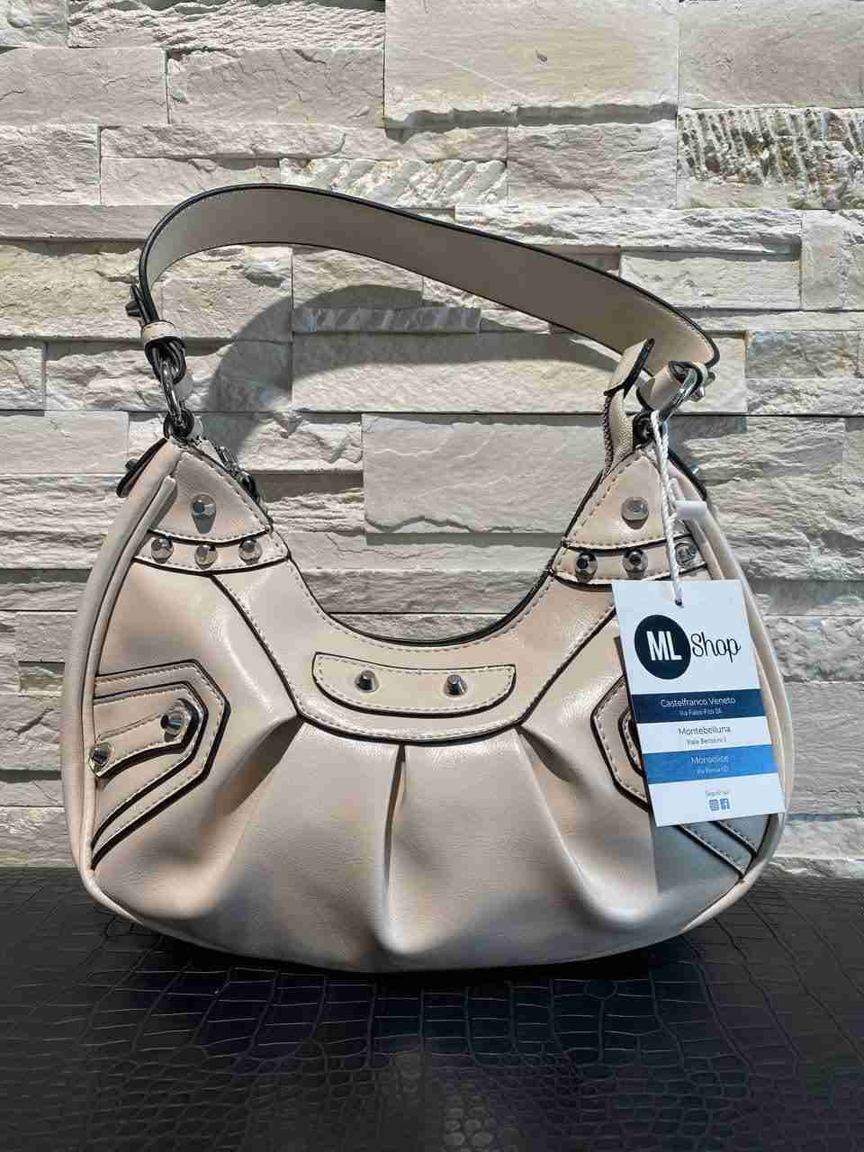 Borsetta a tracolla borchiata