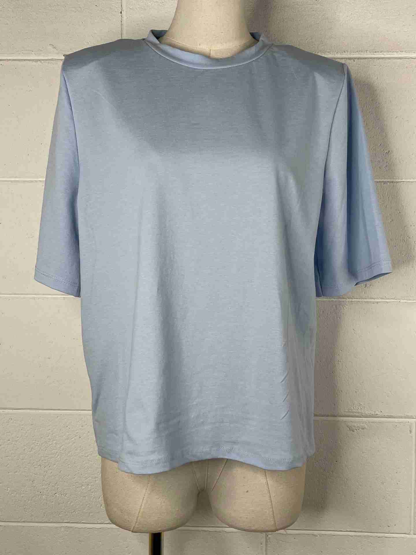T-shirt over basica