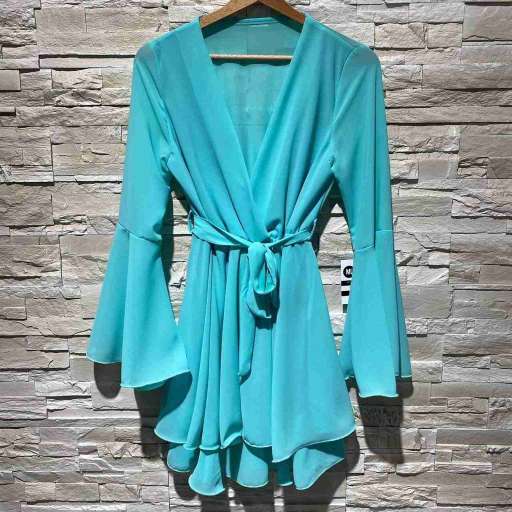 Vestito svasato a maniche lunghe