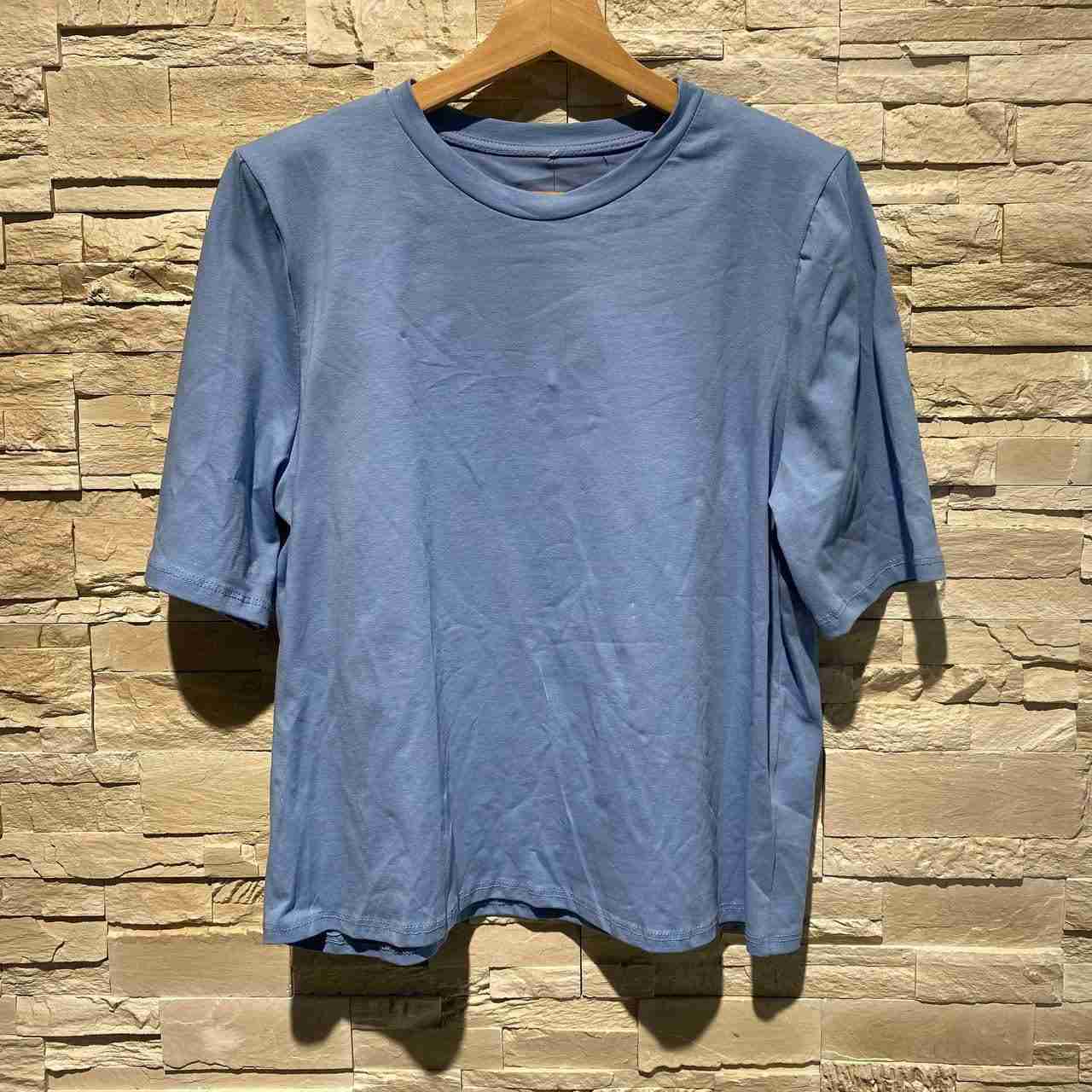 T-shirt over basica