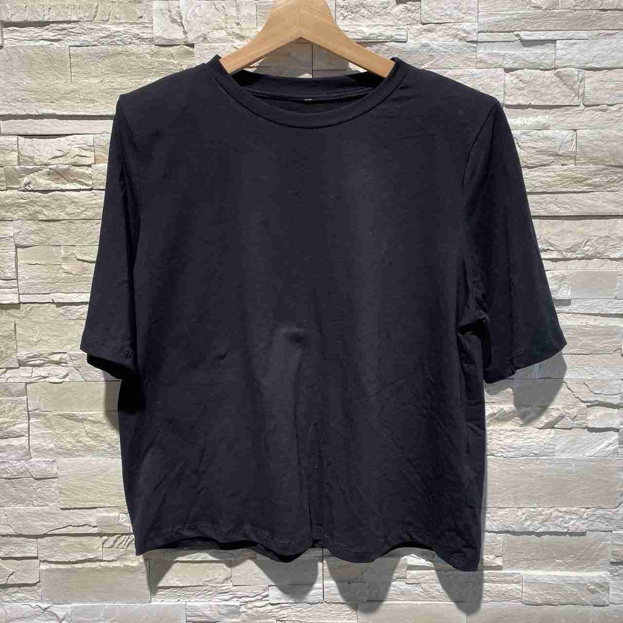 T-shirt over basica