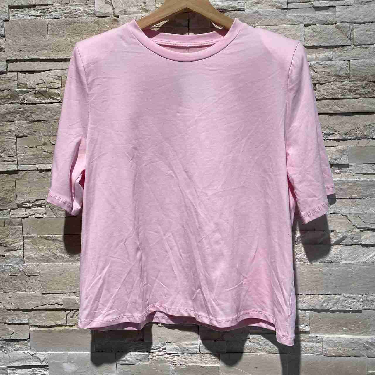 T-shirt over basica