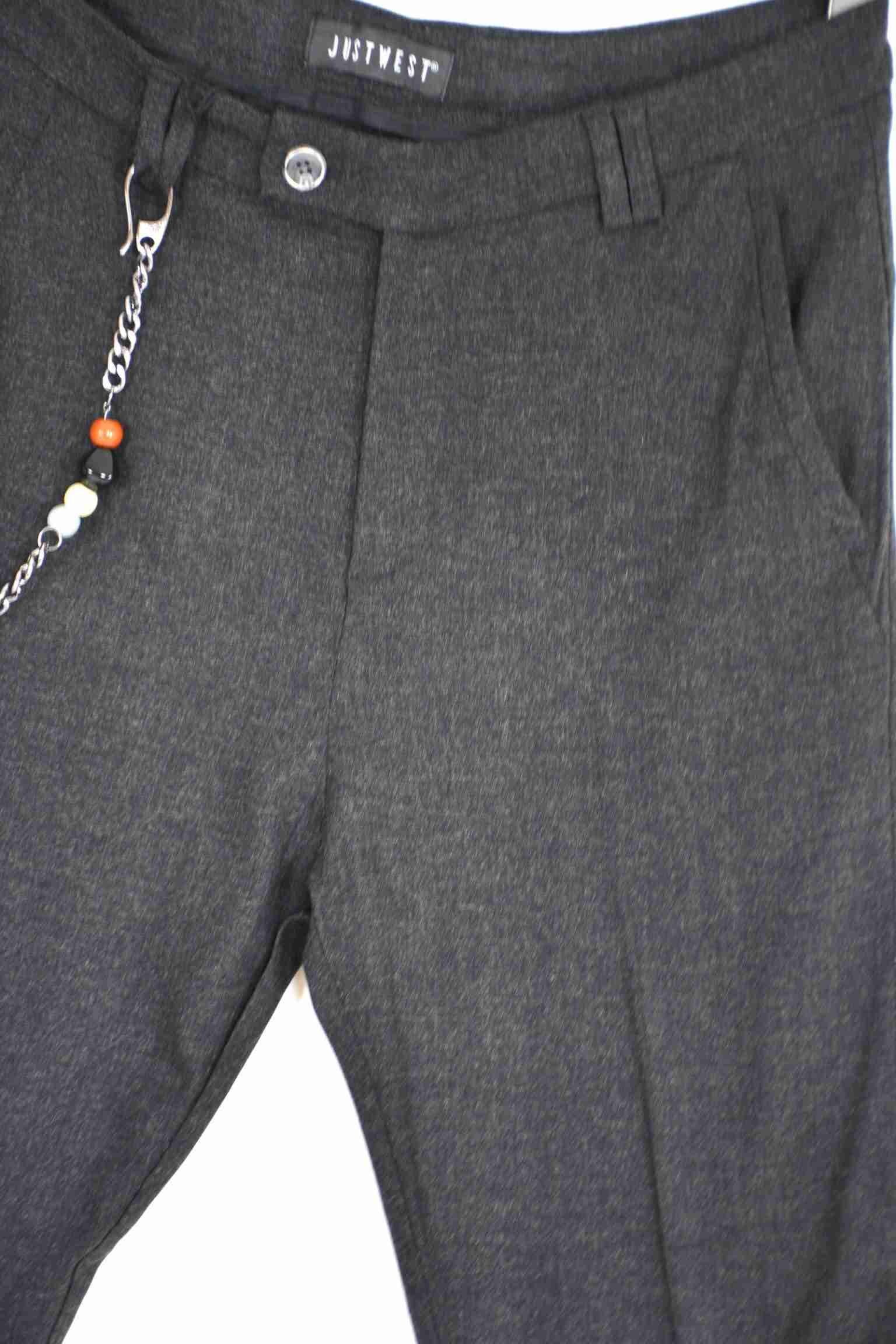 Pantaloni capri