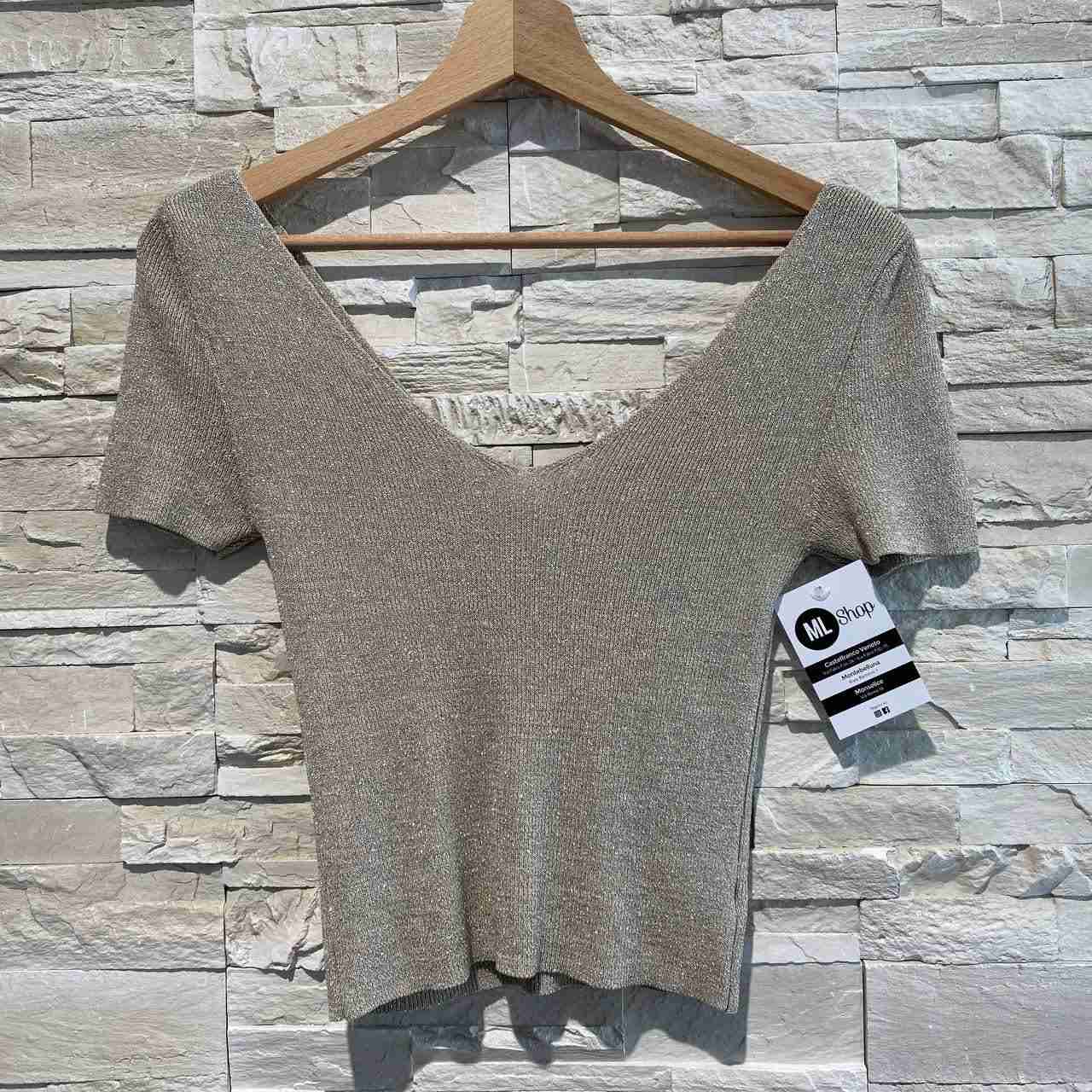 Top lurex con scollo a v