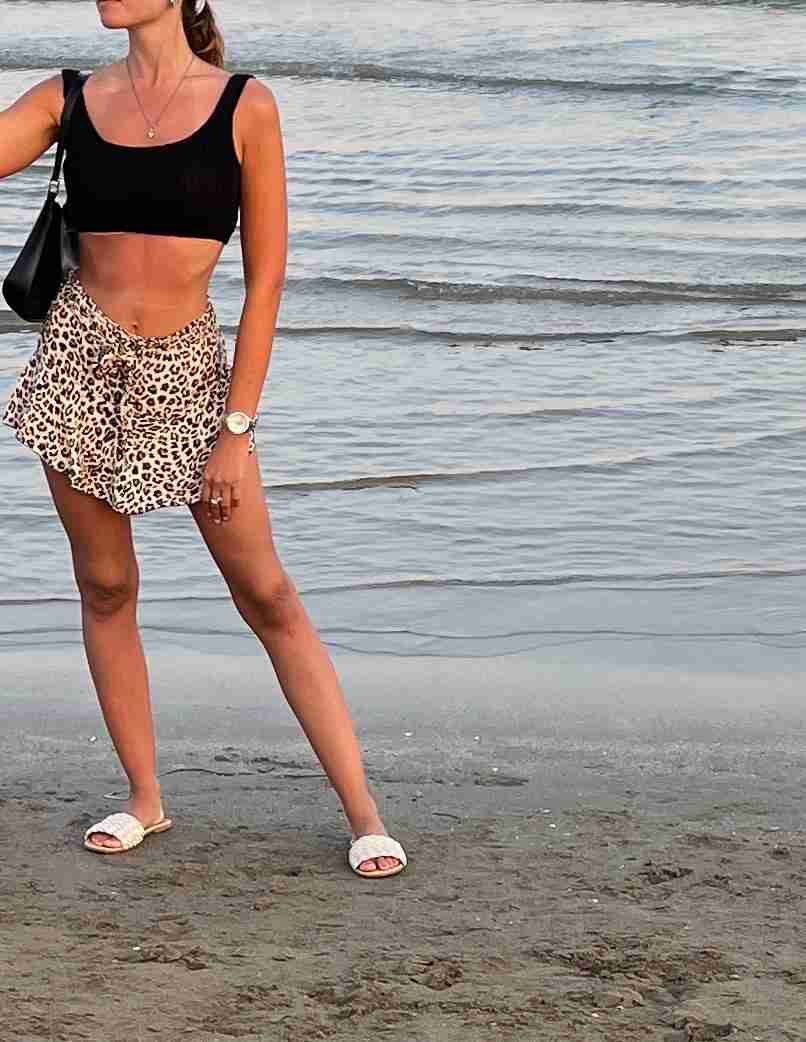 Pantagonna leopardata con cinturino in vita