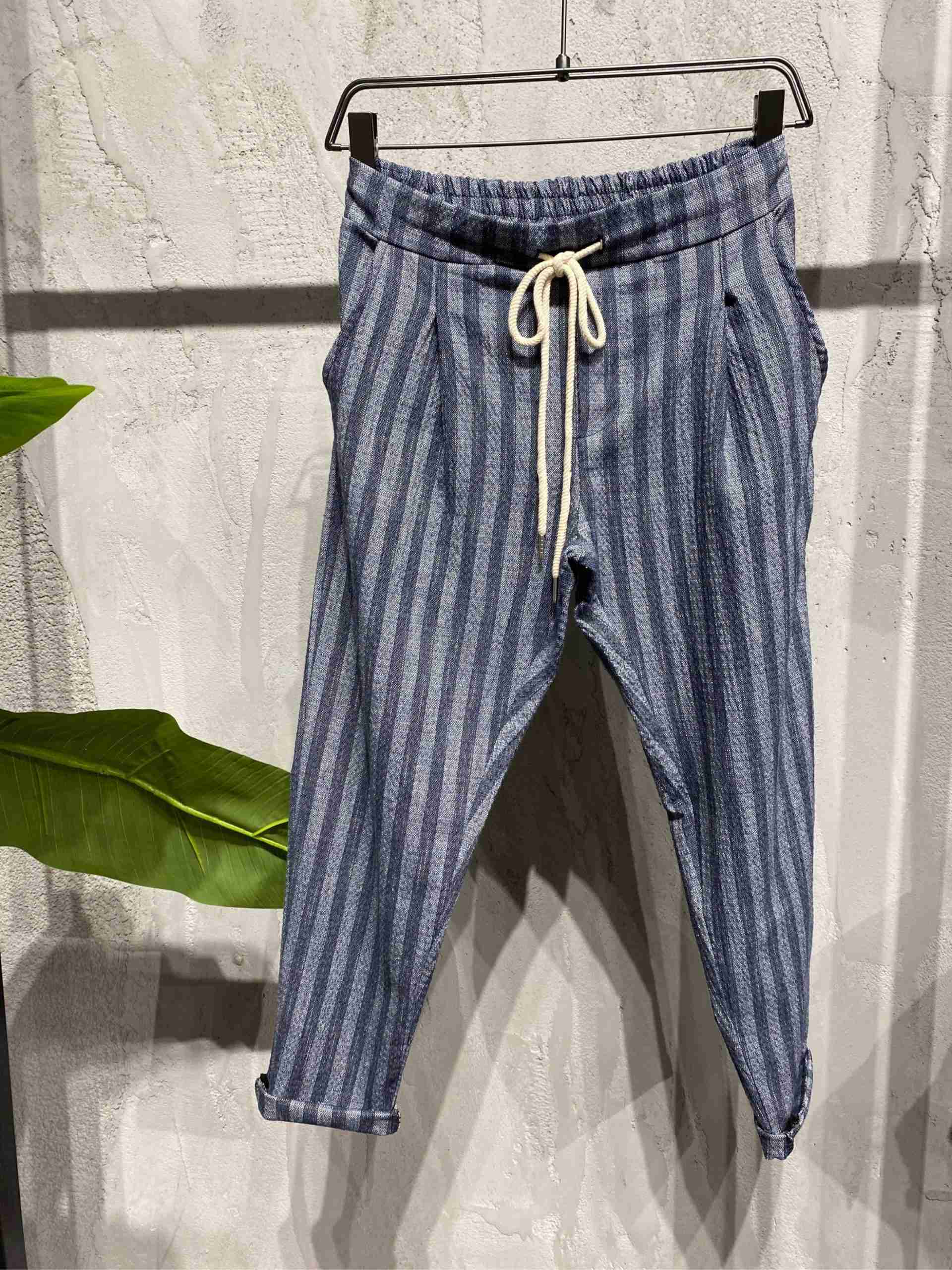 Pantaloni a righe