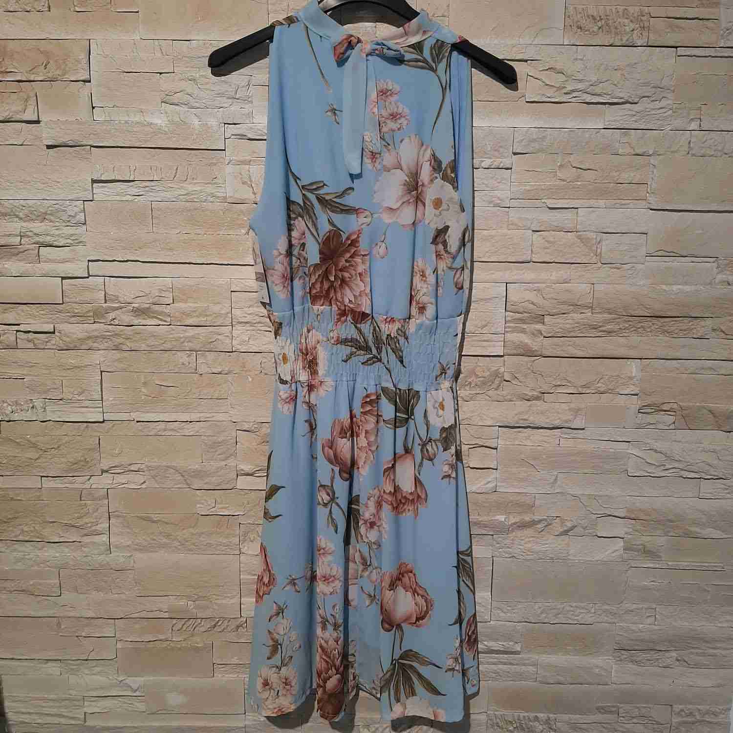 Vestito con scollatura all'americana in fantasia floreale