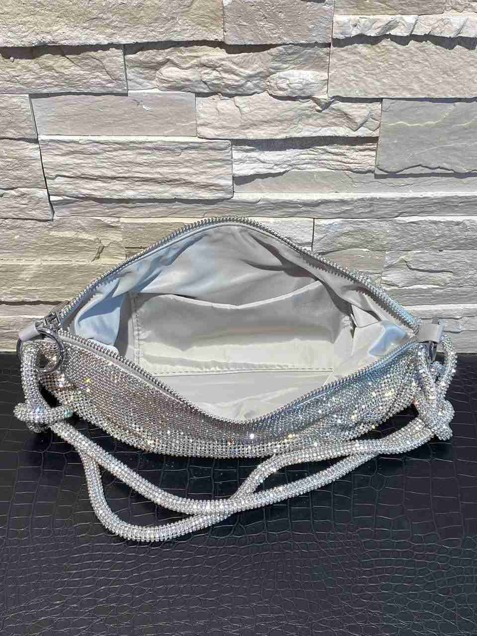 Borsa a mezzalunna brillantinata