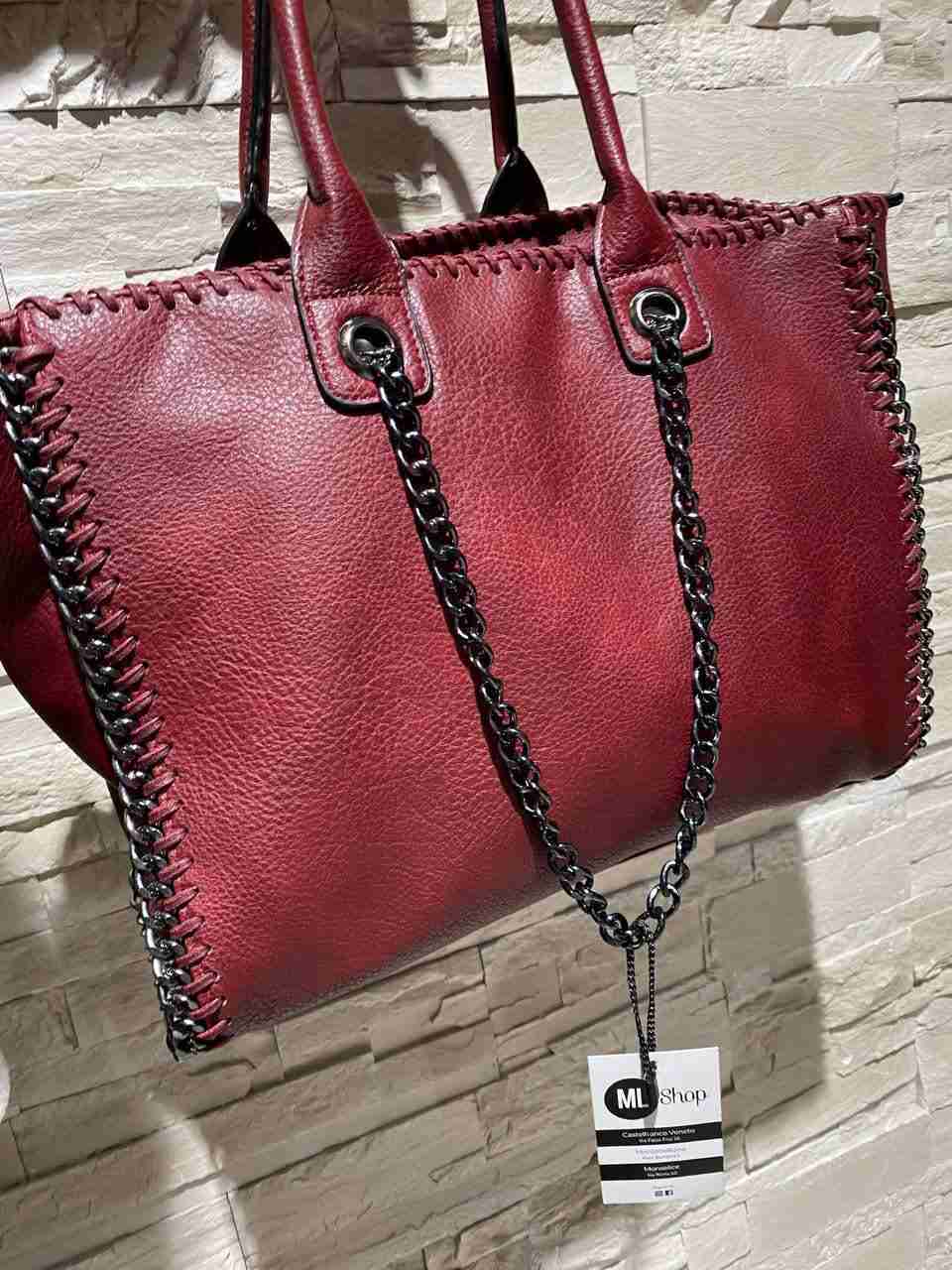 Borsa chain elegance