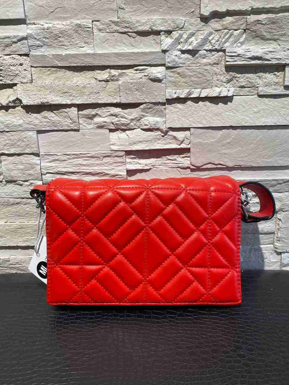 Borsetta a tracolla con tramatura davanti