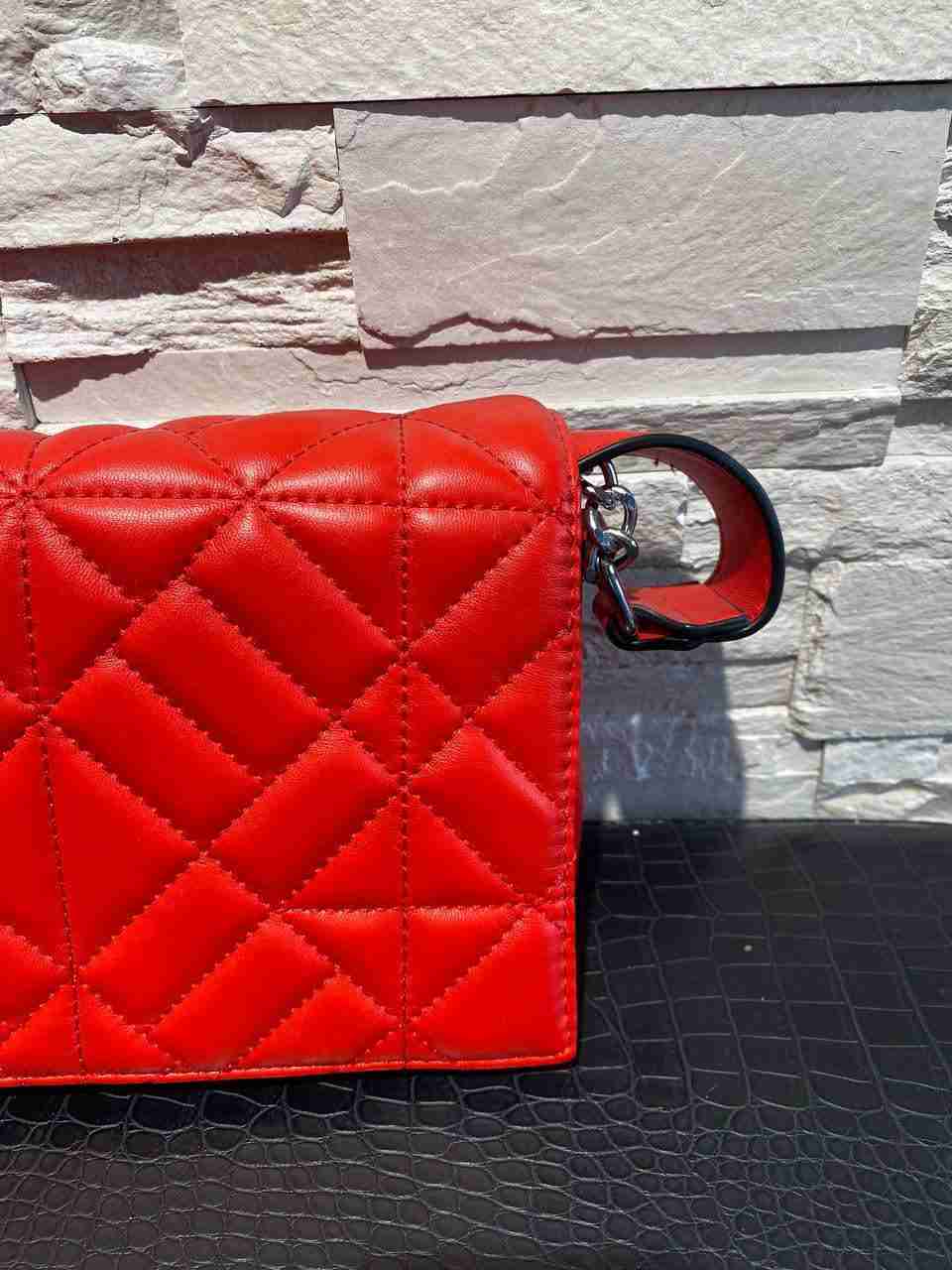 Borsetta a tracolla con tramatura davanti