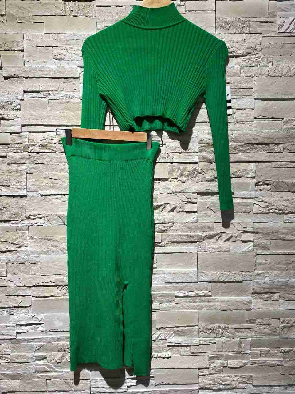 Coordinato maglioncino e gonna