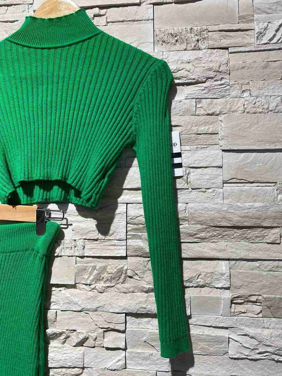 Coordinato maglioncino e gonna