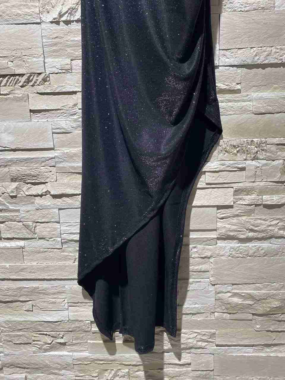 Abito in lurex a lunghezza irregolare