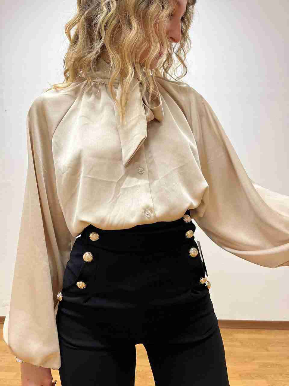 Camicia in raso con fiocco