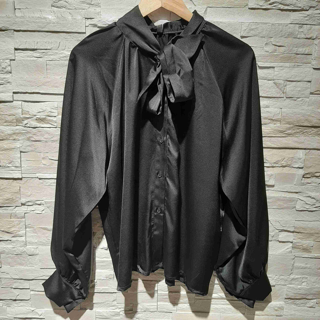 Camicia in raso con fiocco