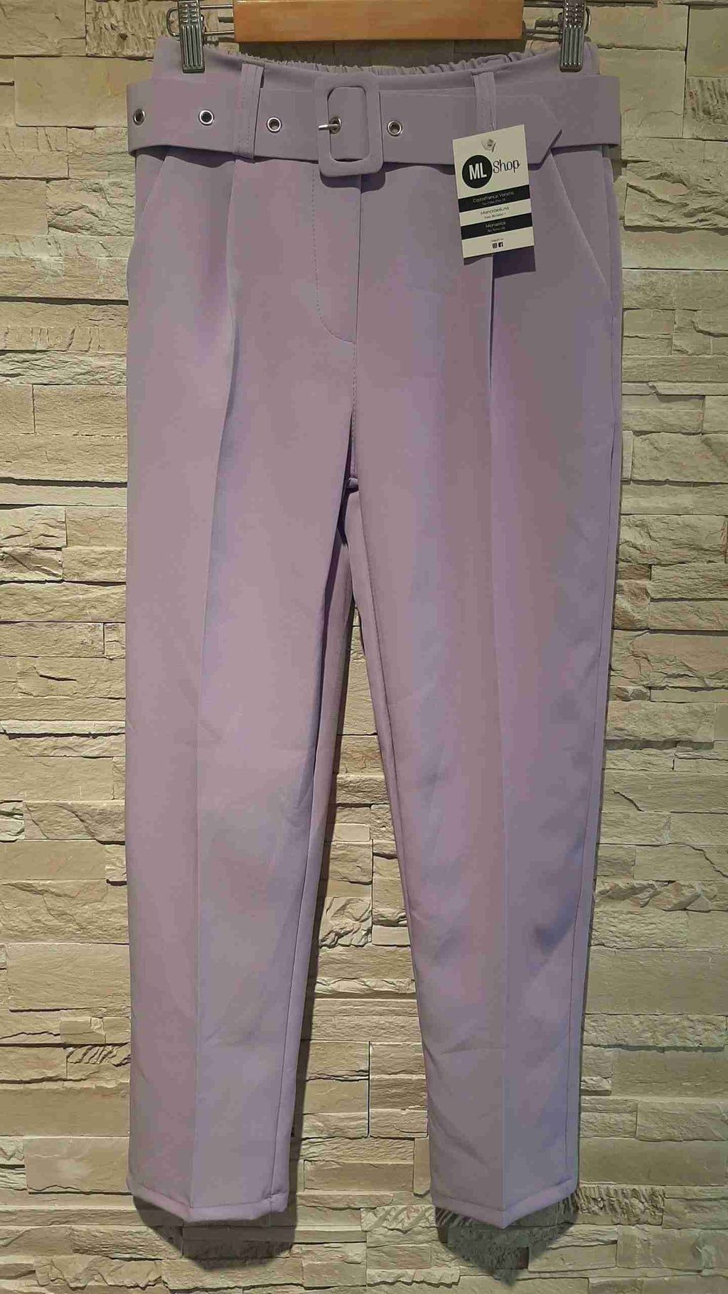 Pantaloni chinos con cinturino