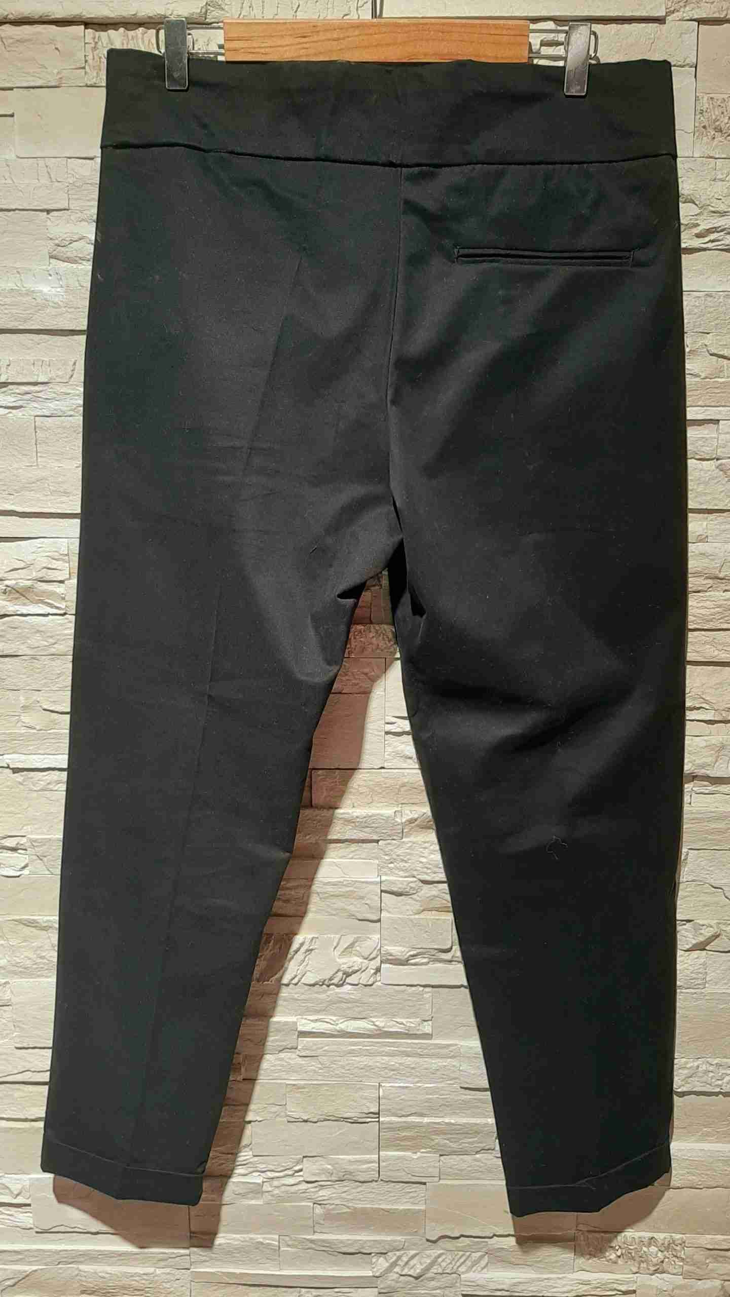 Pantaloni eleganti neri con bottoni