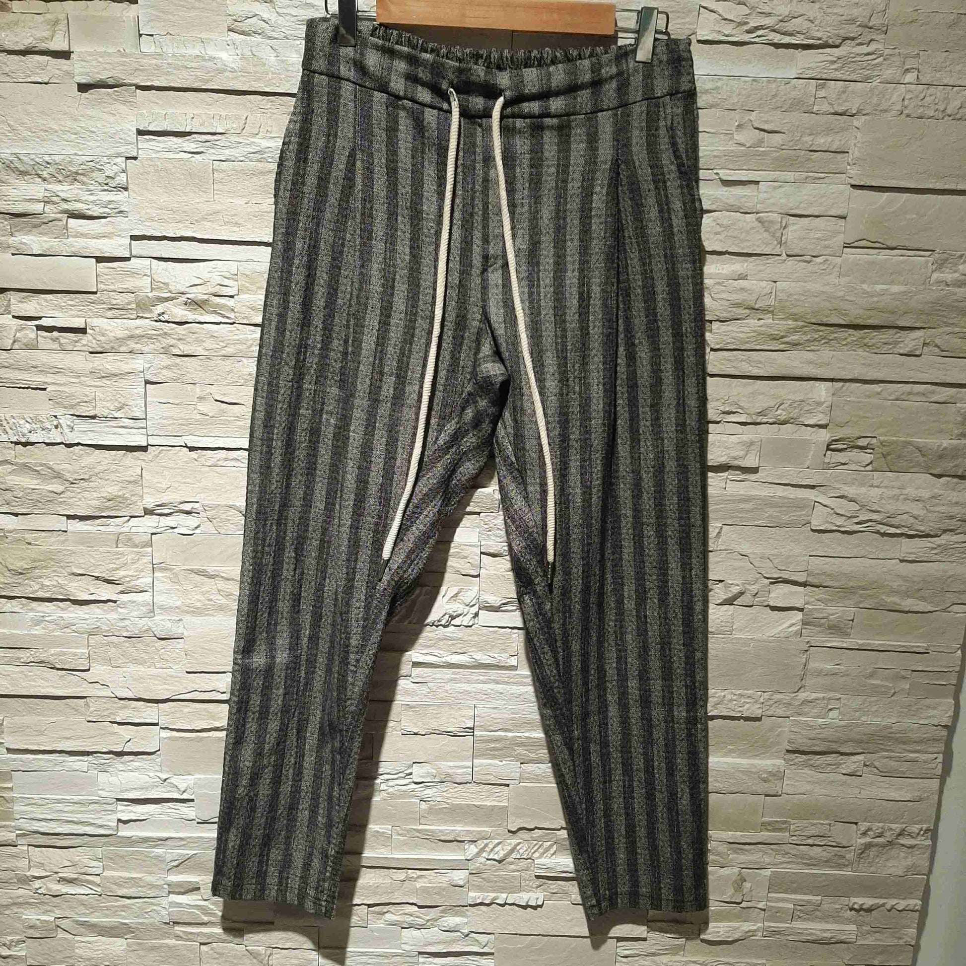 Pantaloni a righe