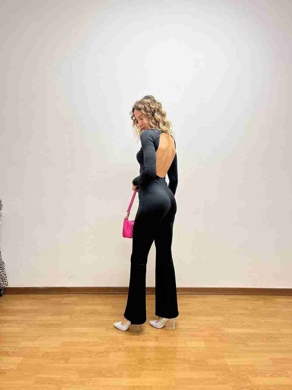 Tuta in lycra con pantaloni a zampa