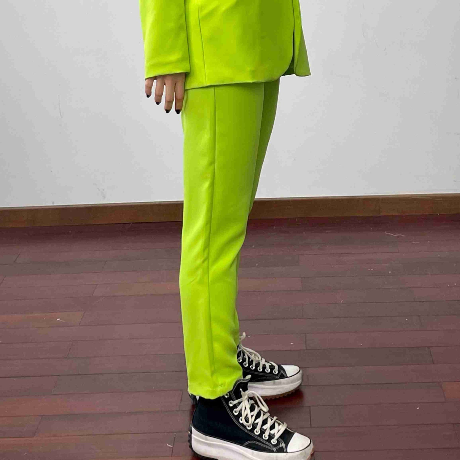 Pantaloni chinos fluo