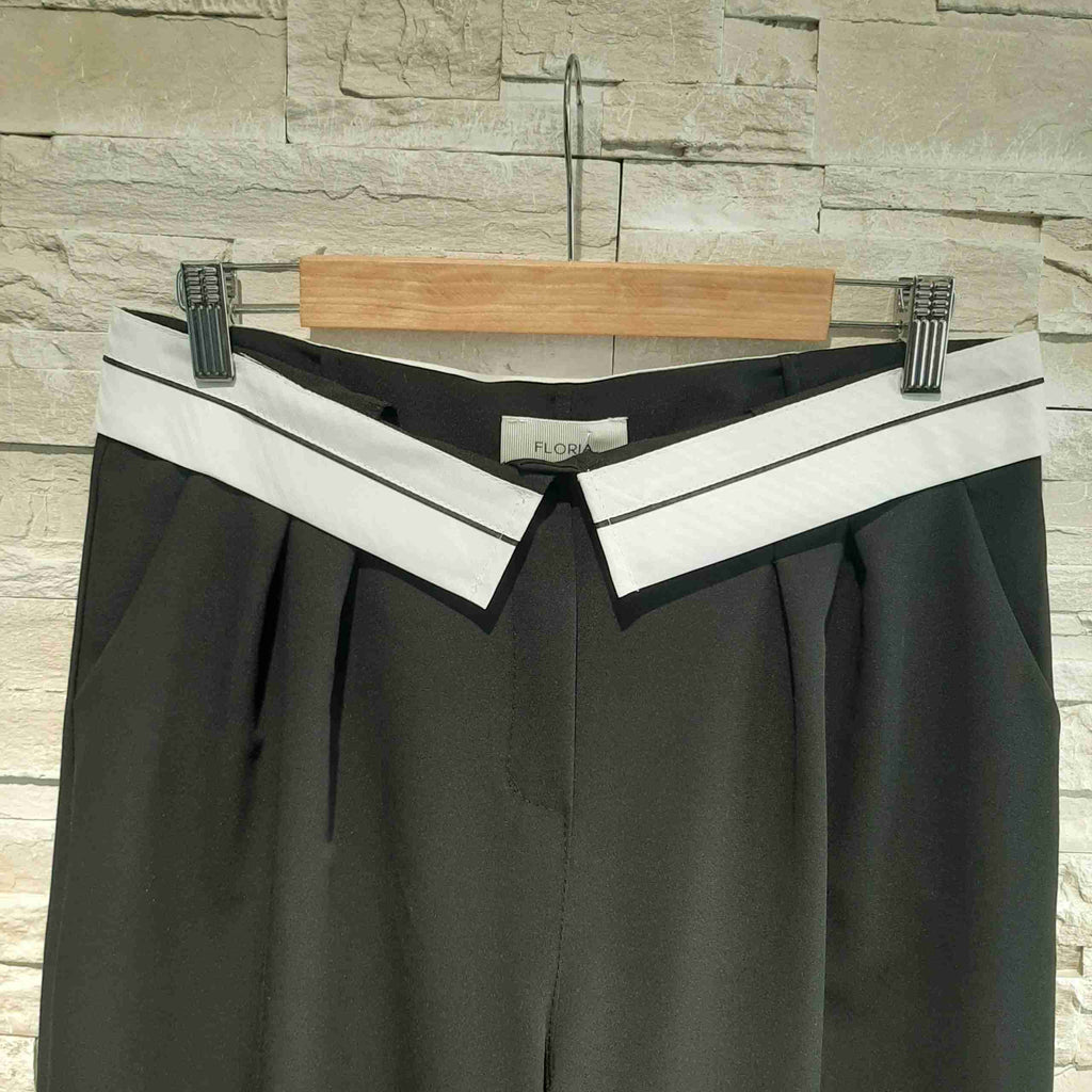 Pantaloni con dettaglio a risvolto