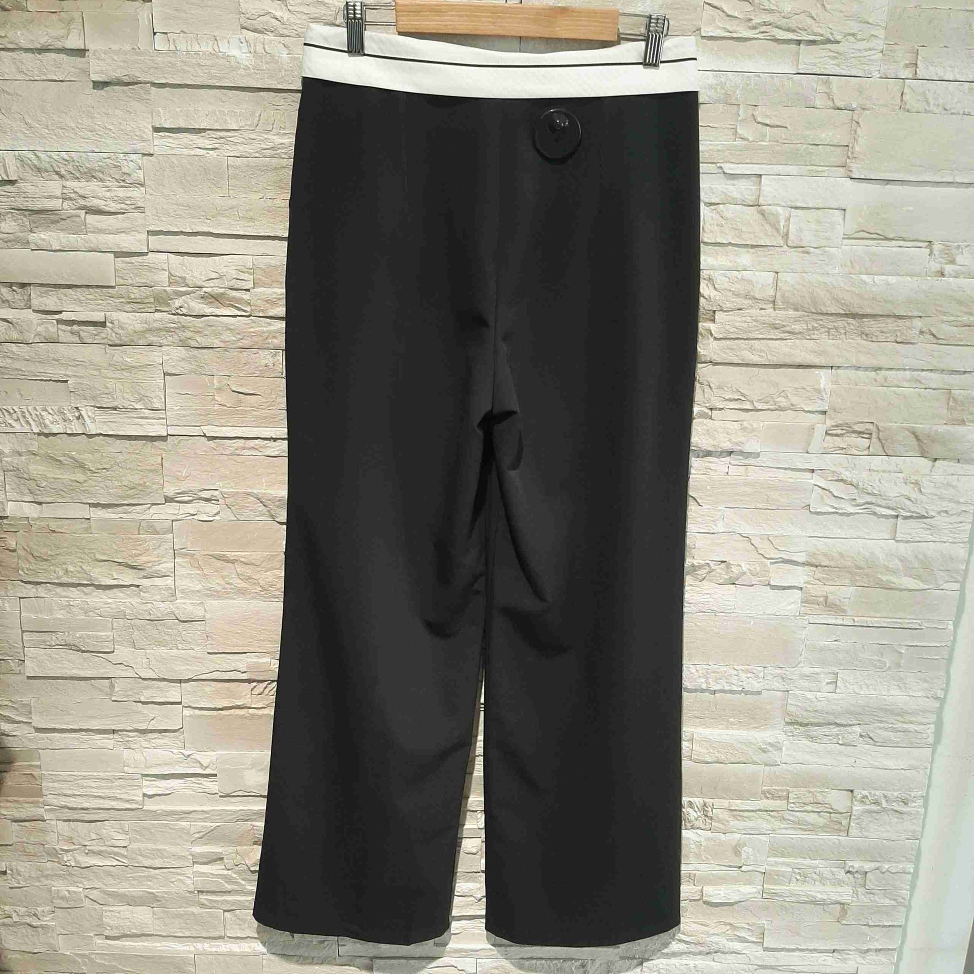 Pantaloni con dettaglio a risvolto