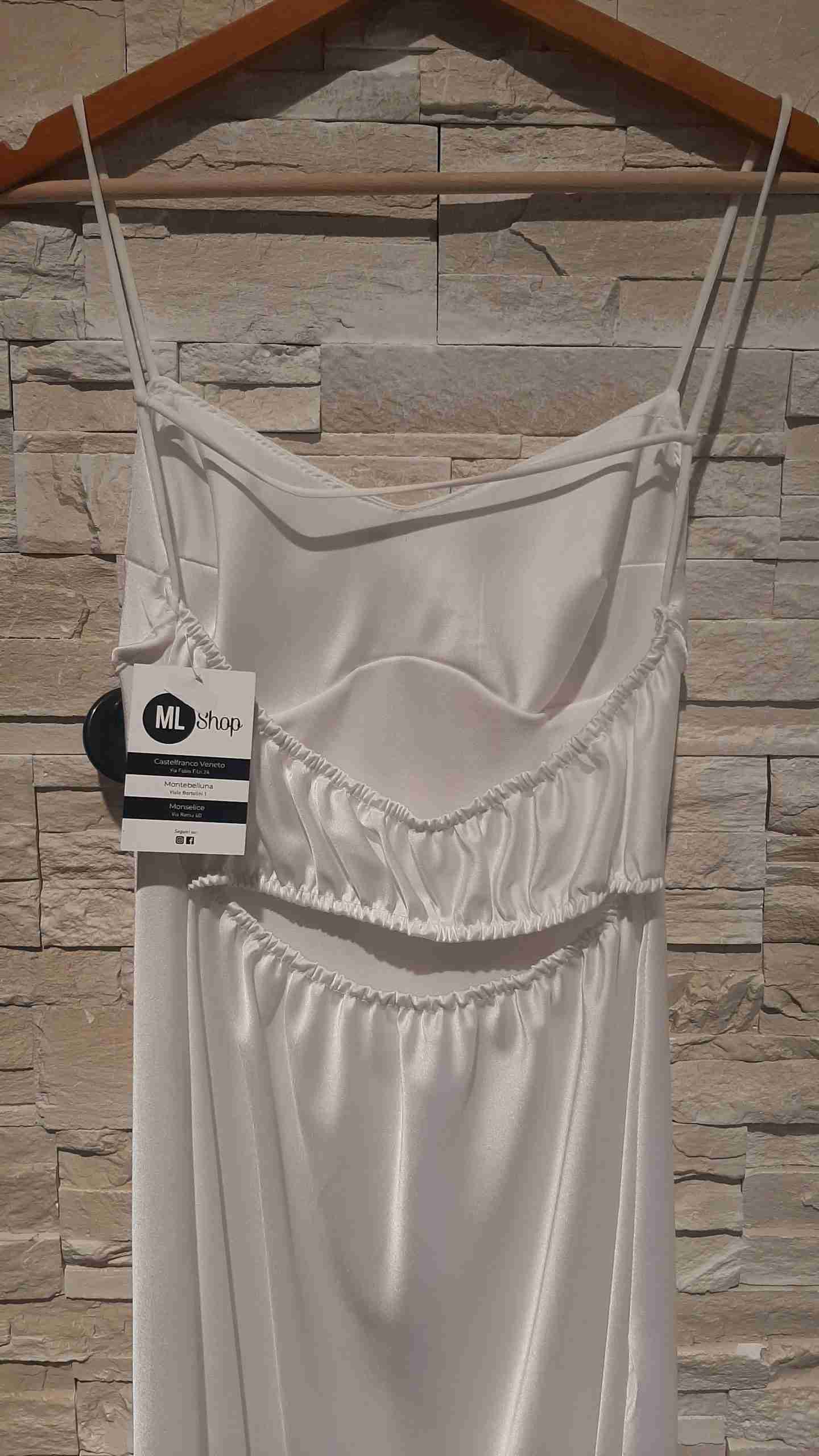 Abito a corsetto in raso con spacco
