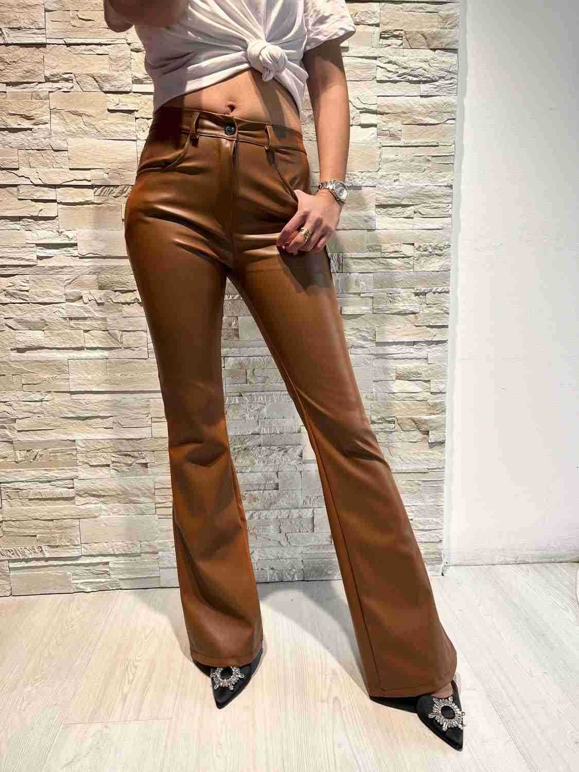 Pantaloni trudi