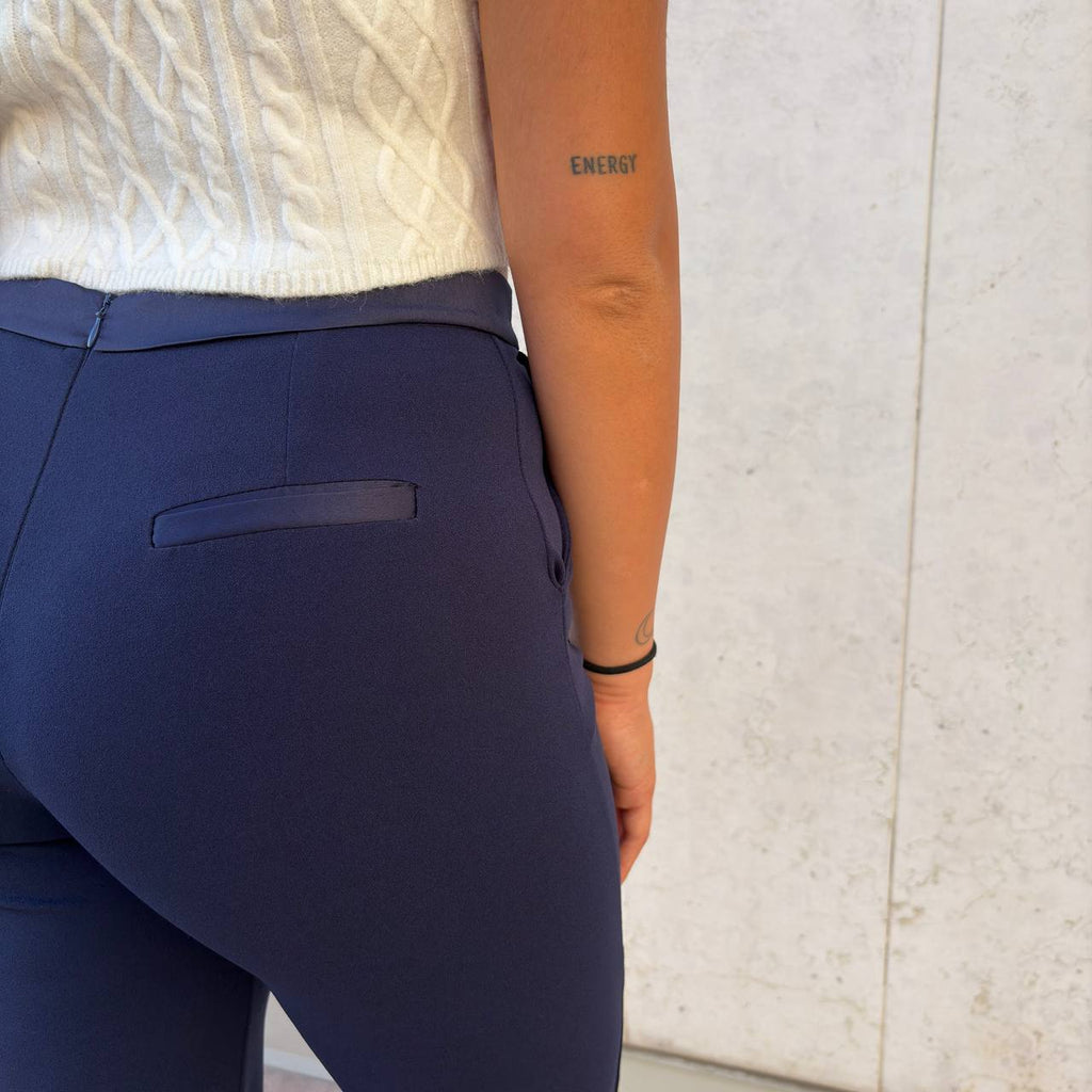 Pantaloni kaelith