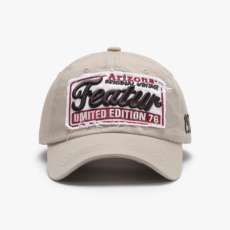 Cappellino featur