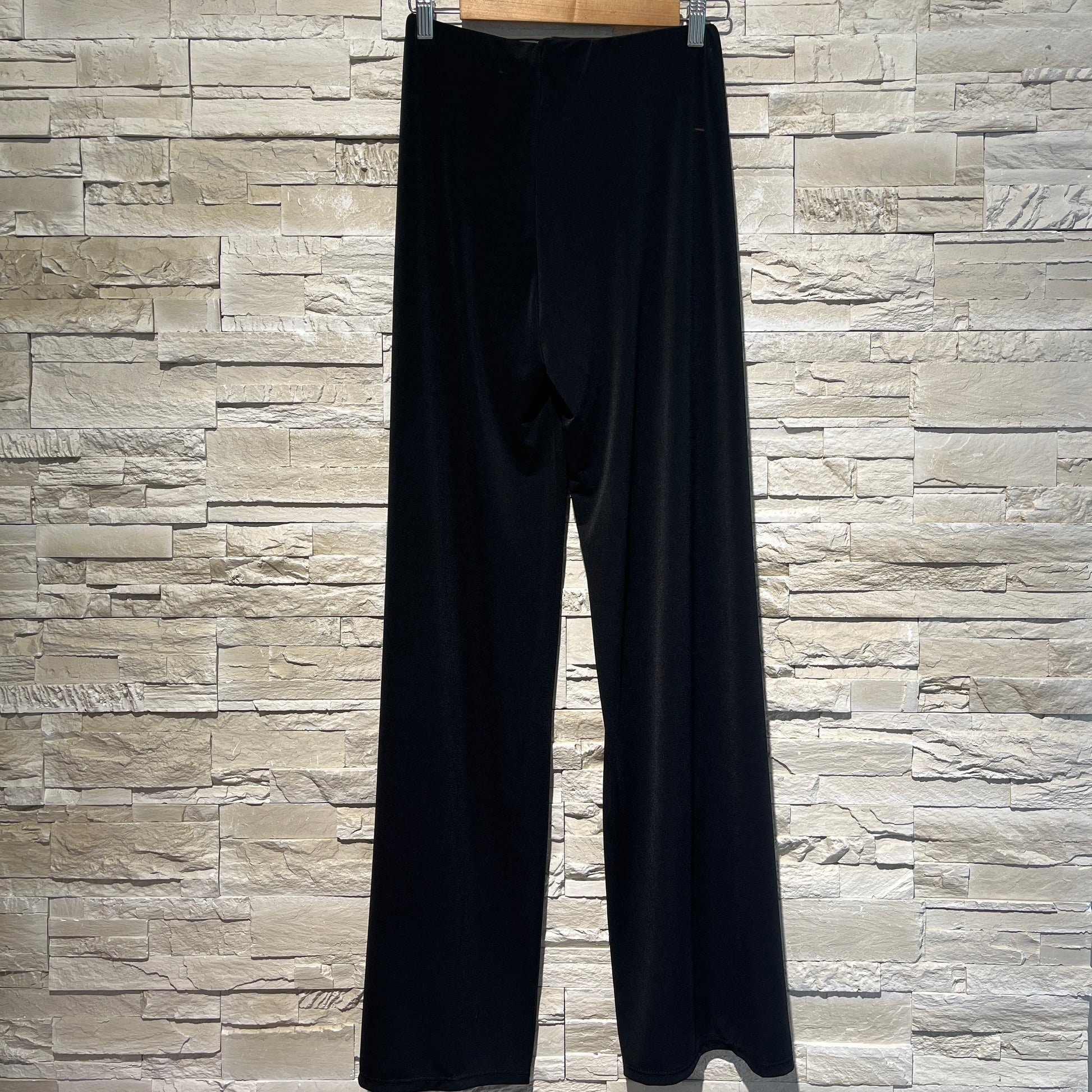 Pantaloni letita
