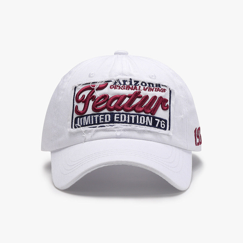Cappellino featur