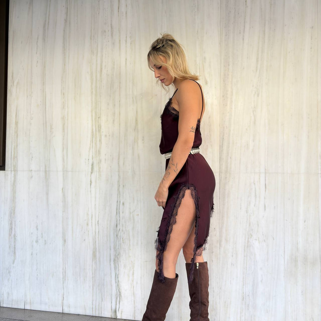 Abito satinato confidence con inserti in pizzo