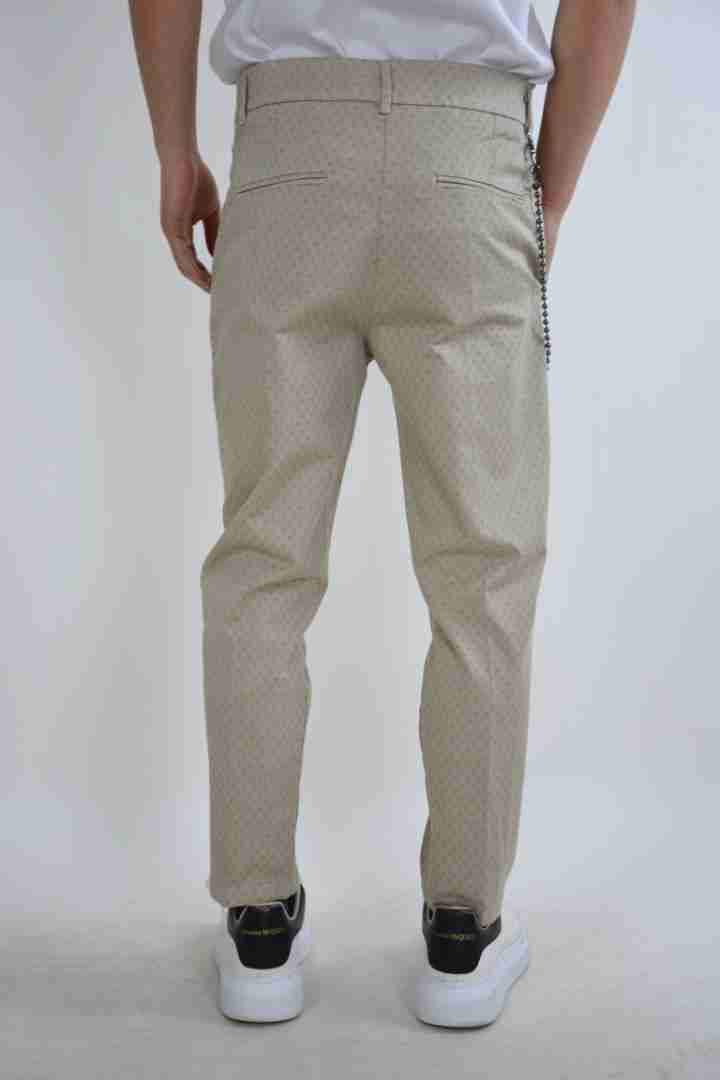 Pantaloni capri in microfantasia