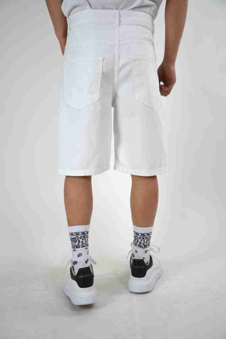 Pantaloncini in jeans trust movement