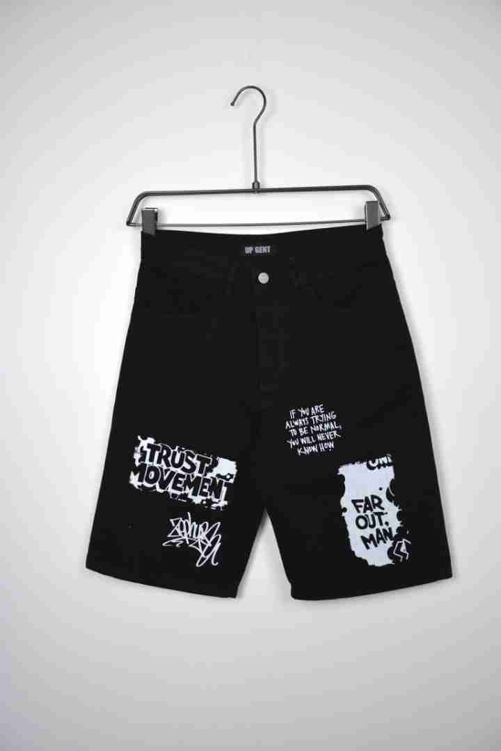 Pantaloncini in jeans trust movement