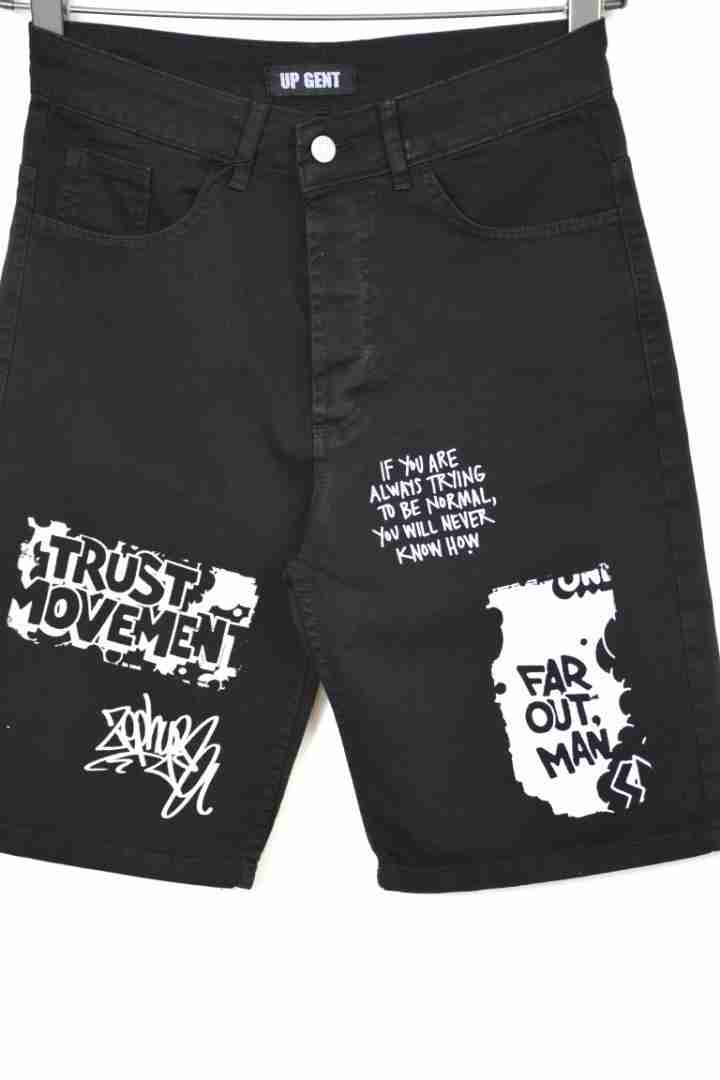 Pantaloncini in jeans trust movement