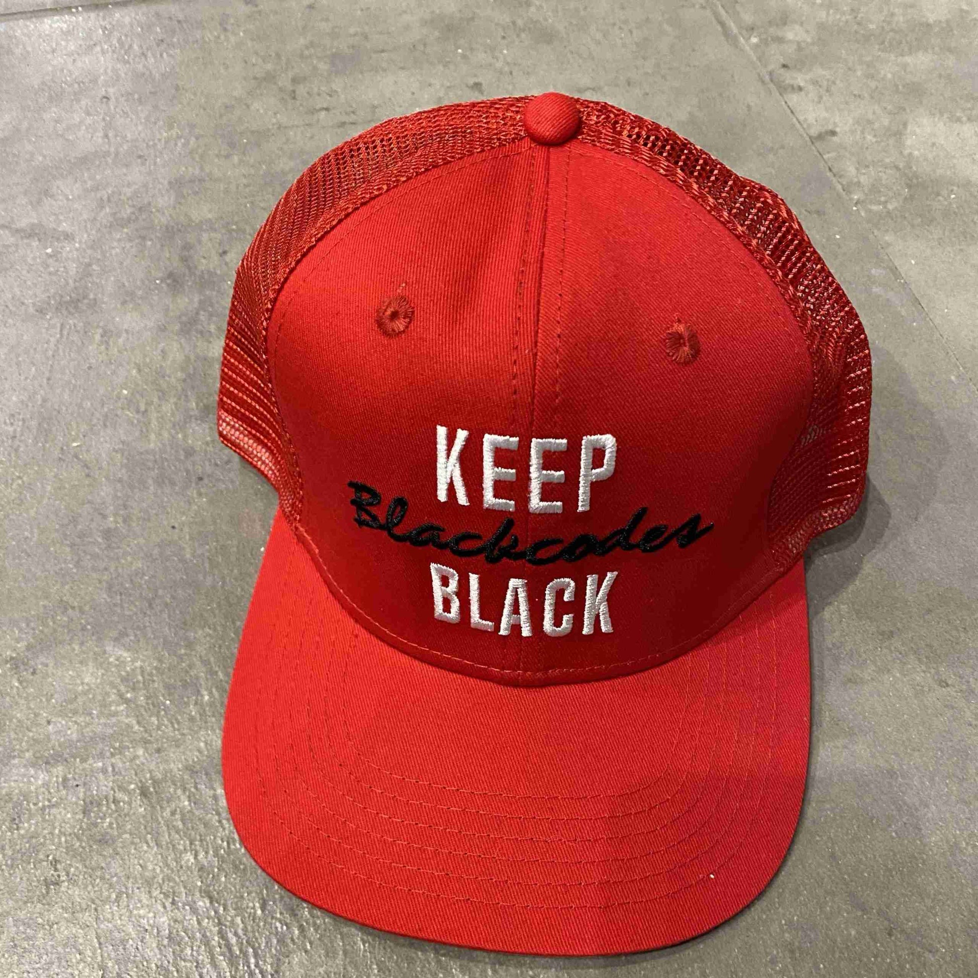Cappellino keep blackcodes black