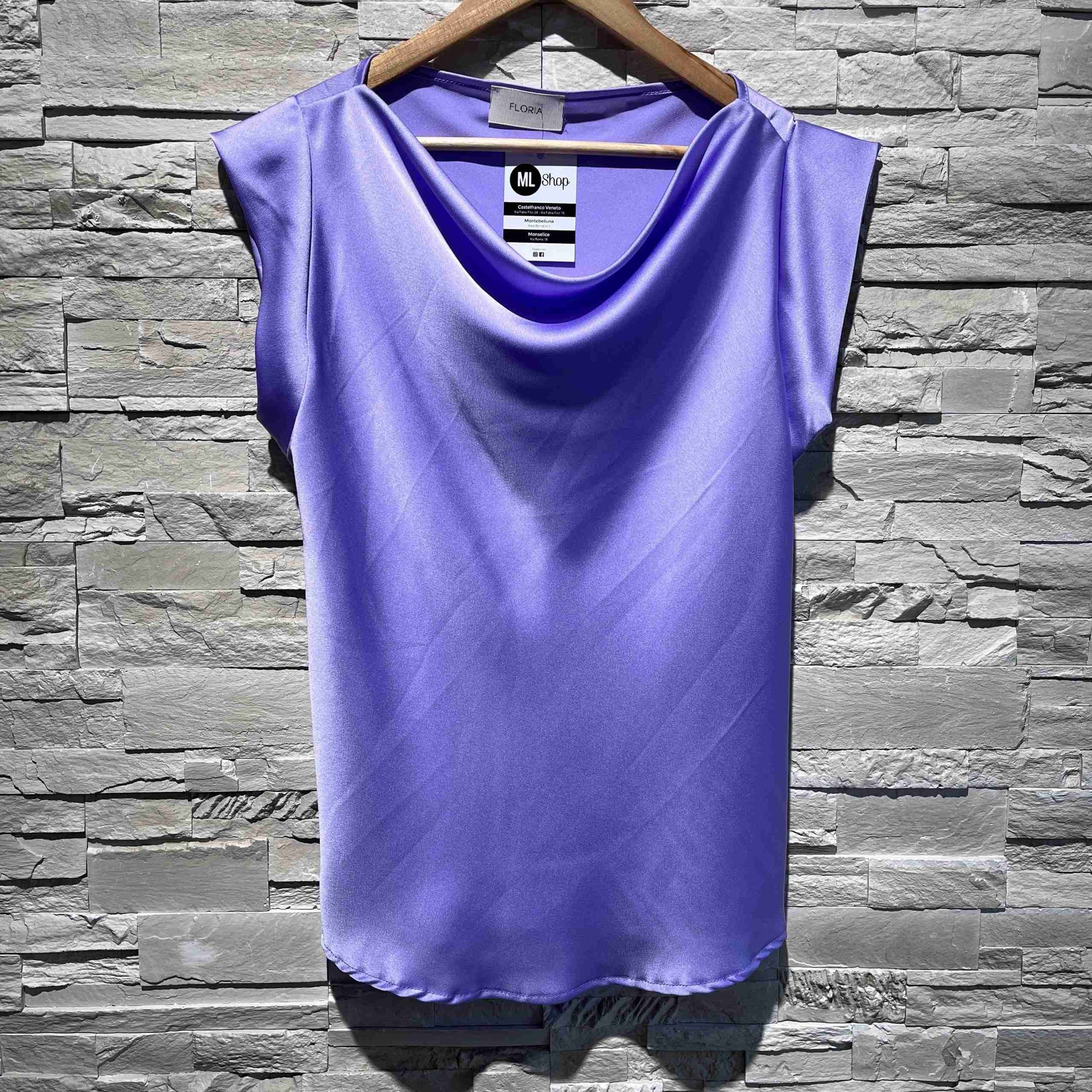 T-shirt raso con scollo drappeggiato