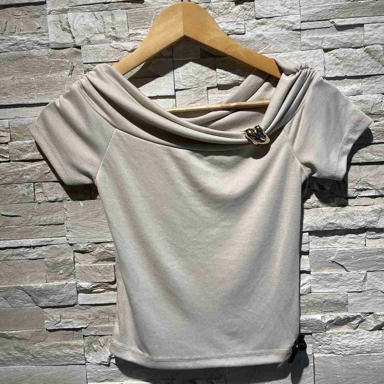 T-shirt grace