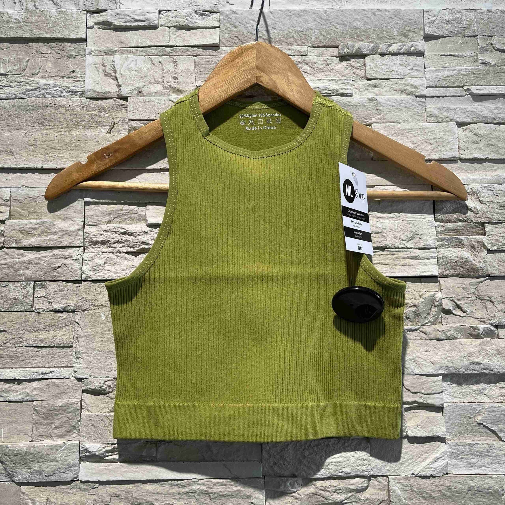 Top smanicato a costine