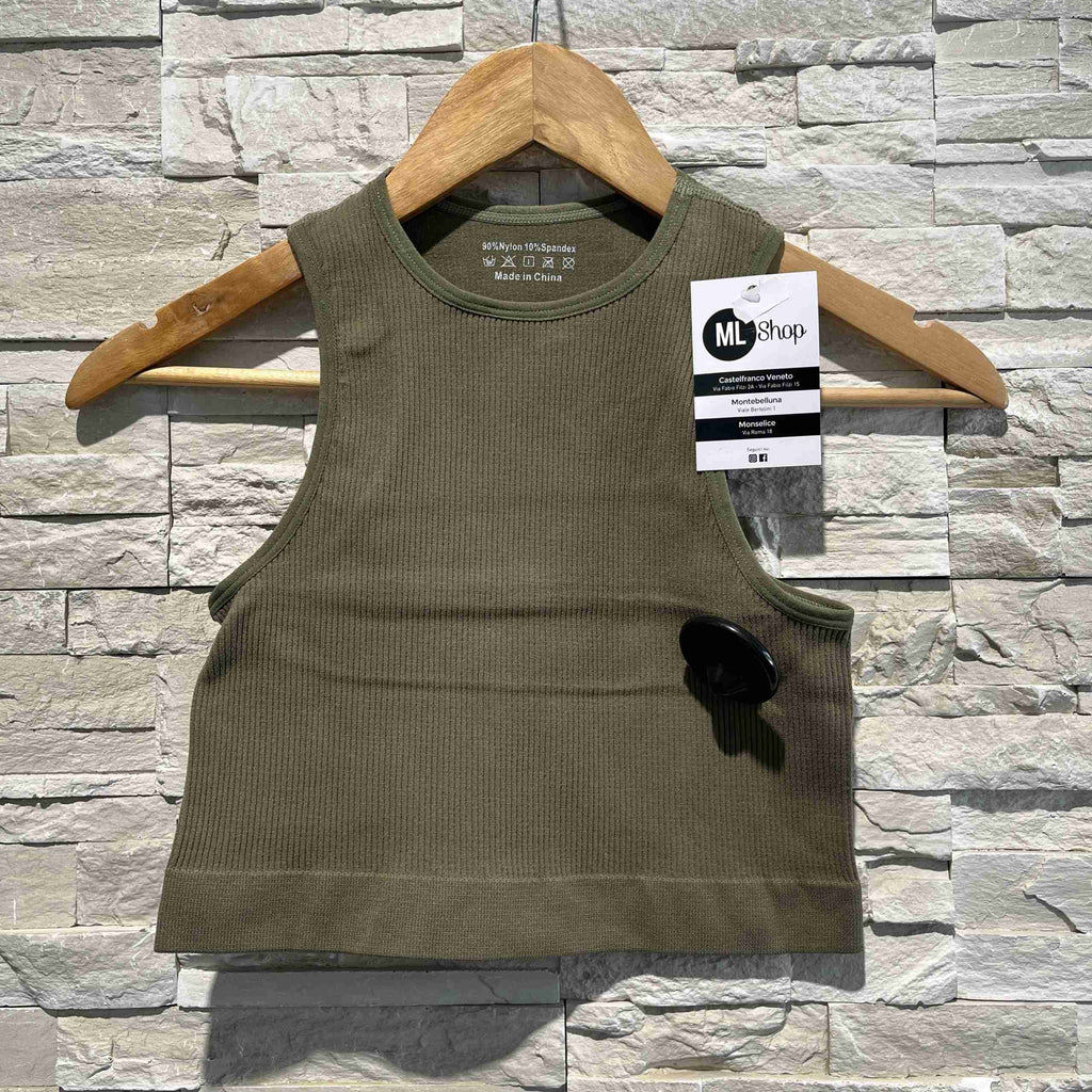 Top smanicato a costine